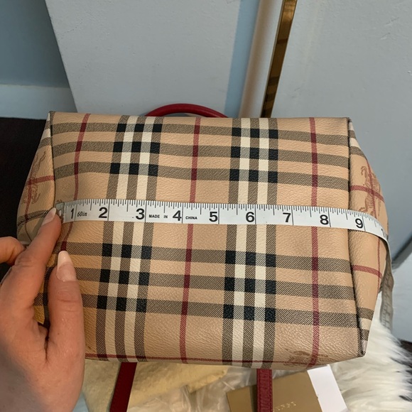 ❌SOLD❌Authentic Burberry tote with red leather - Picture 12 of 17